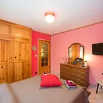 Elegant Near Villa-nabian With Shared Pool * Challand Saint Victor