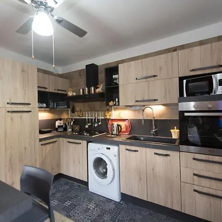 Elegant Near Villa-nabian With Shared Pool *