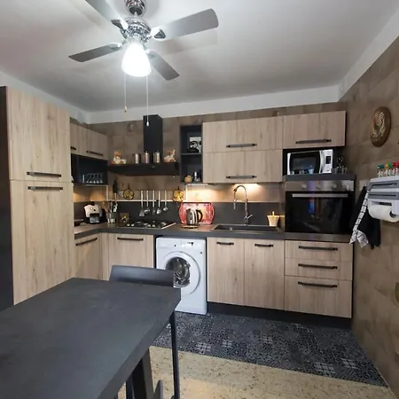 Elegant Near Villa-nabian With Shared Pool * Challand Saint Victor