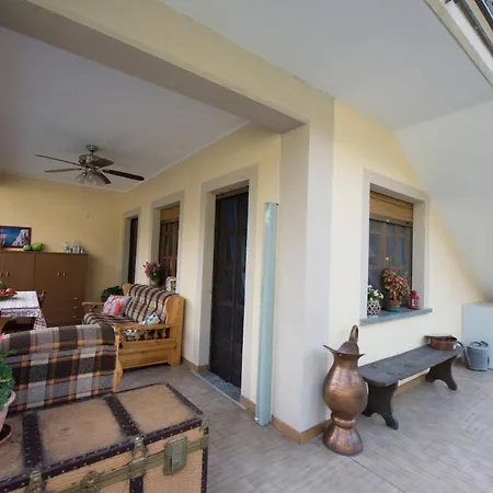 Elegant Near Villa-nabian With Shared Pool Daire