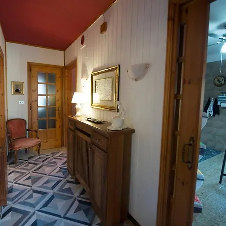 Apartment Elegant Near Villa-nabian With Shared Pool