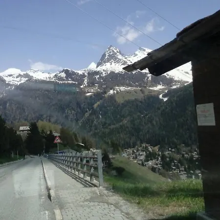 Elegant Near Villa-nabian With Shared Pool Challand Saint Victor