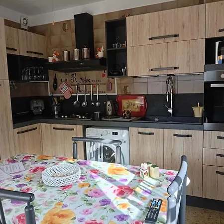 Elegant Near Villa-nabian With Shared Pool * Challand Saint Victor