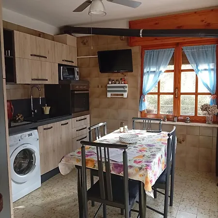 Apartment Elegant Near Villa-nabian With Shared Pool