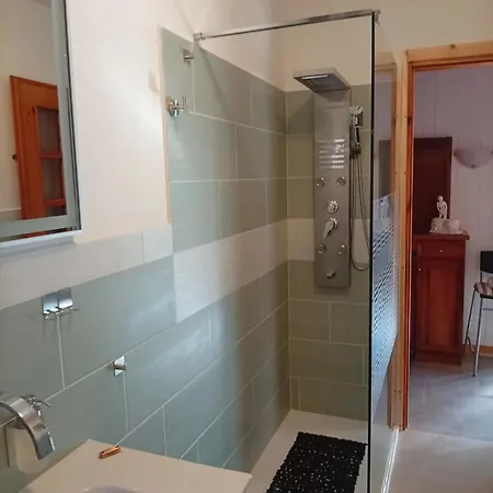 Apartment Elegant Near Villa-nabian With Shared Pool *
