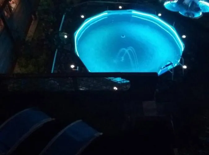 Daire Elegant Near Villa-nabian With Shared Pool Challand Saint Victor