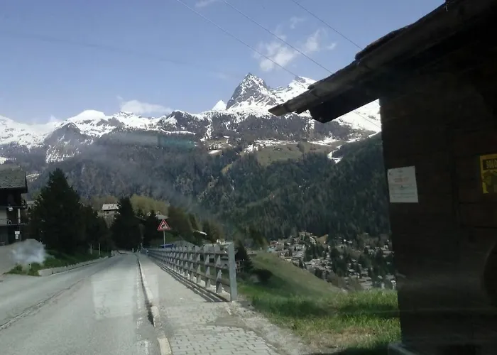 Elegant Near Villa-nabian With Shared Pool Challand Saint Victor